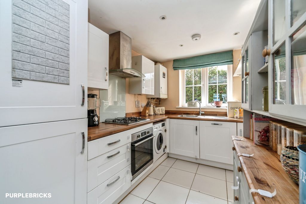 Property photo 3 of 24 Kitchen