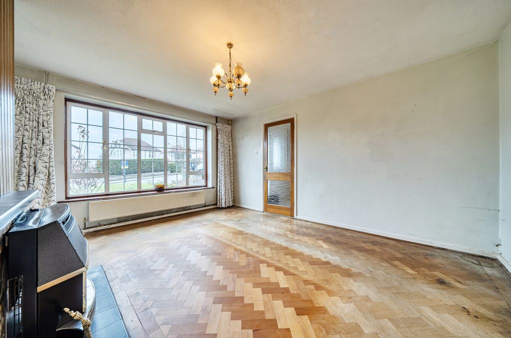 Property photo 3 of 14 Lounge3