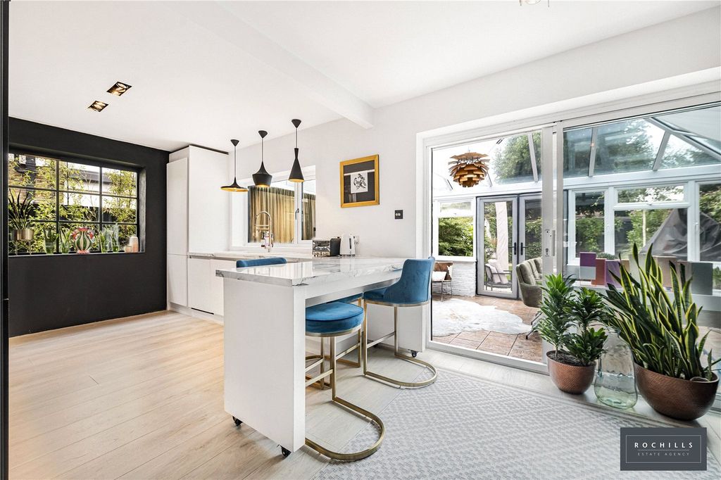 Property photo 1 of 32 Picture No. 30