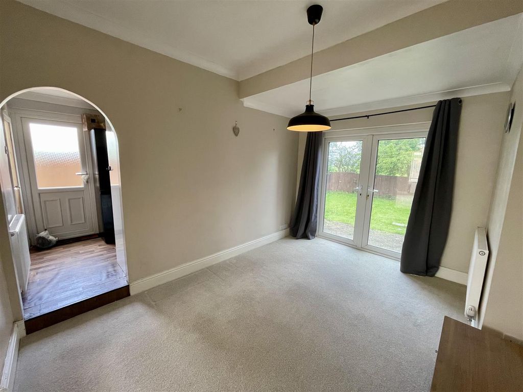 Property photo 3 of 10 Dining Room