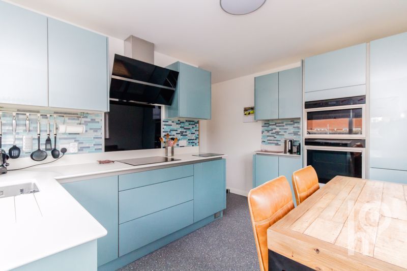 Property photo 2 of 10 Photo 6