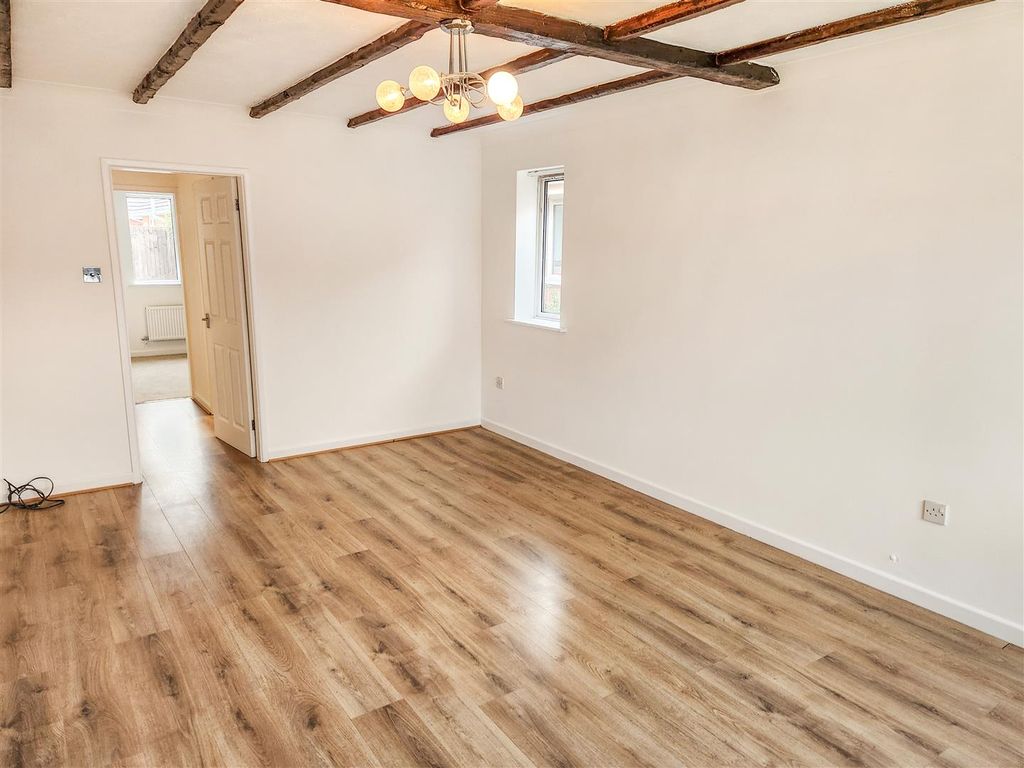 Property photo 2 of 25