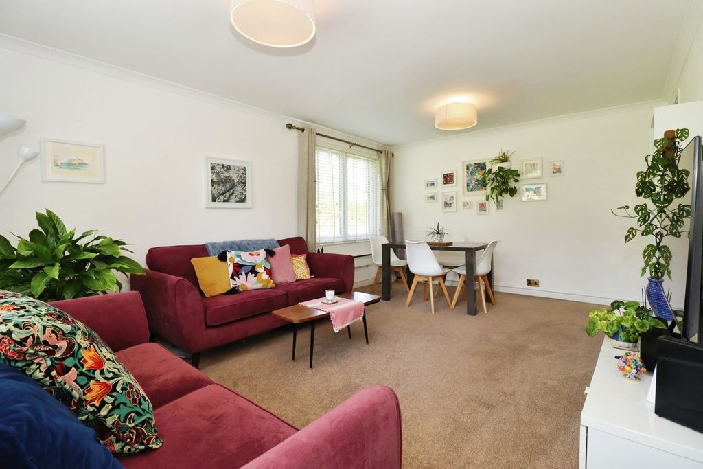 Property photo 3 of 19 Pbox-Img.Jpg