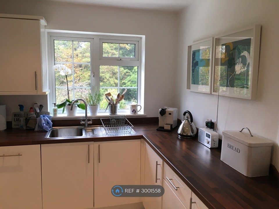 Property photo 1 of 9 Kitchen