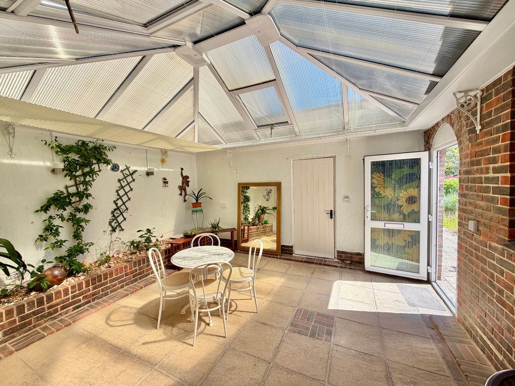 Property photo 3 of 14 1Np Conservatory