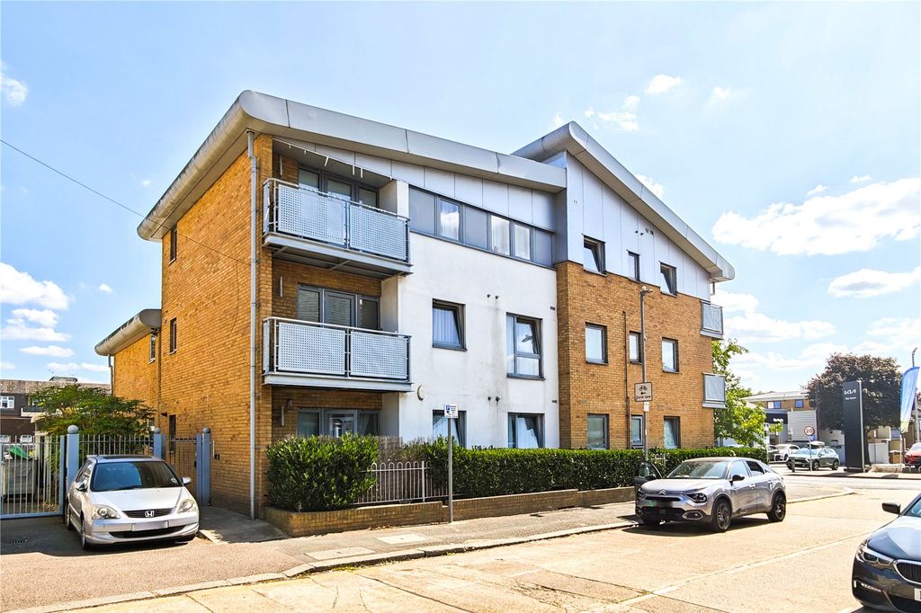 Property photo 1 of 11 External
