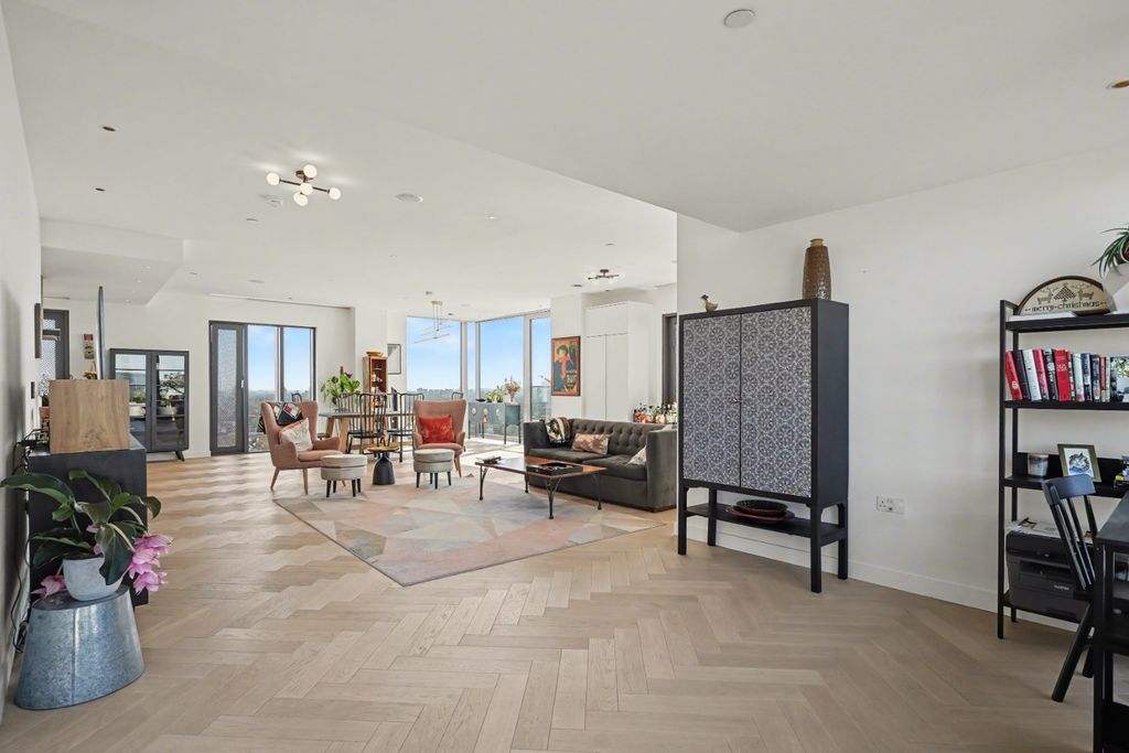 Property photo 1 of 20 4512200