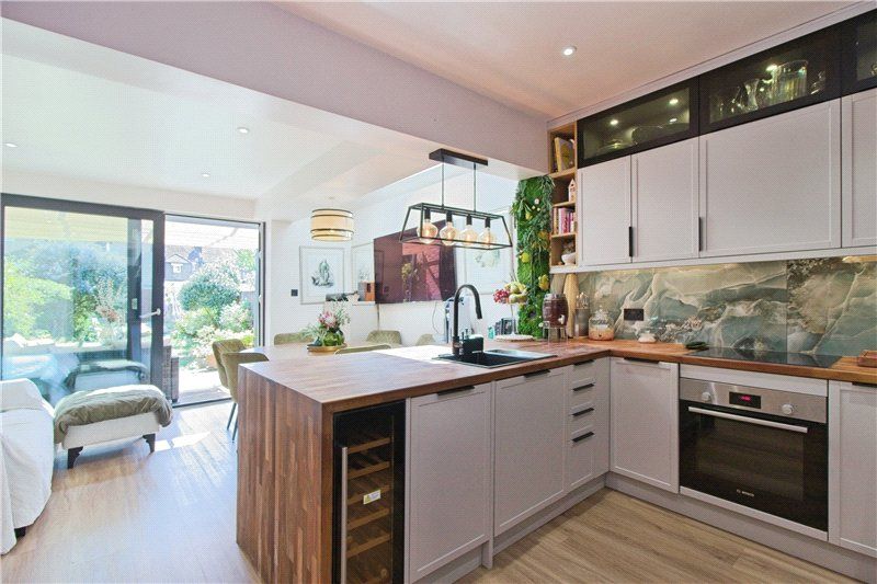 Property photo 3 of 65 Picture No. 23