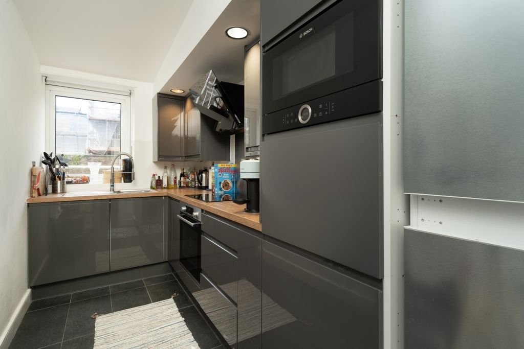 Property photo 2 of 13 Vogans Mill Wharf...