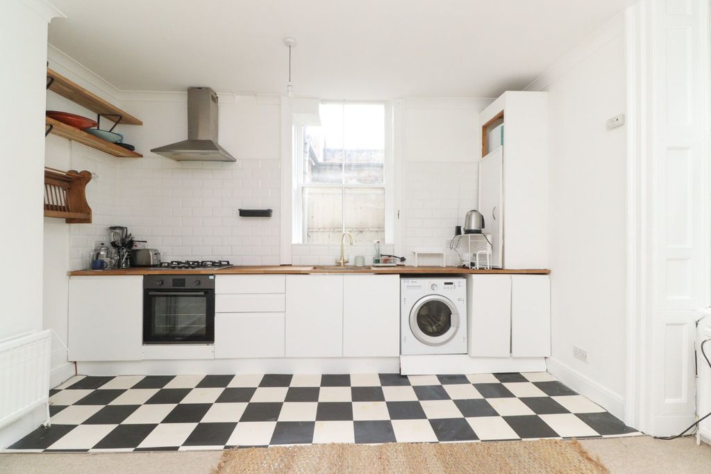 Property photo 3 of 7 Picture 3