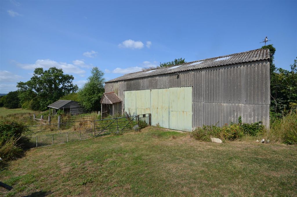 Property photo 2 of 18 Outbuildings
