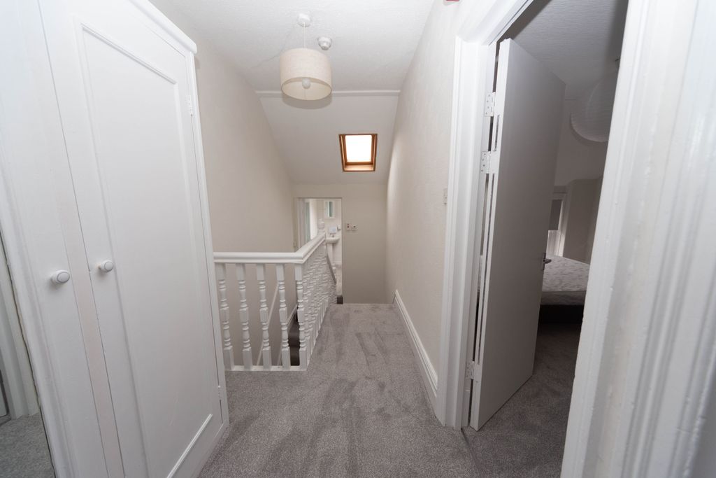 Property photo 2 of 10 Photo 07