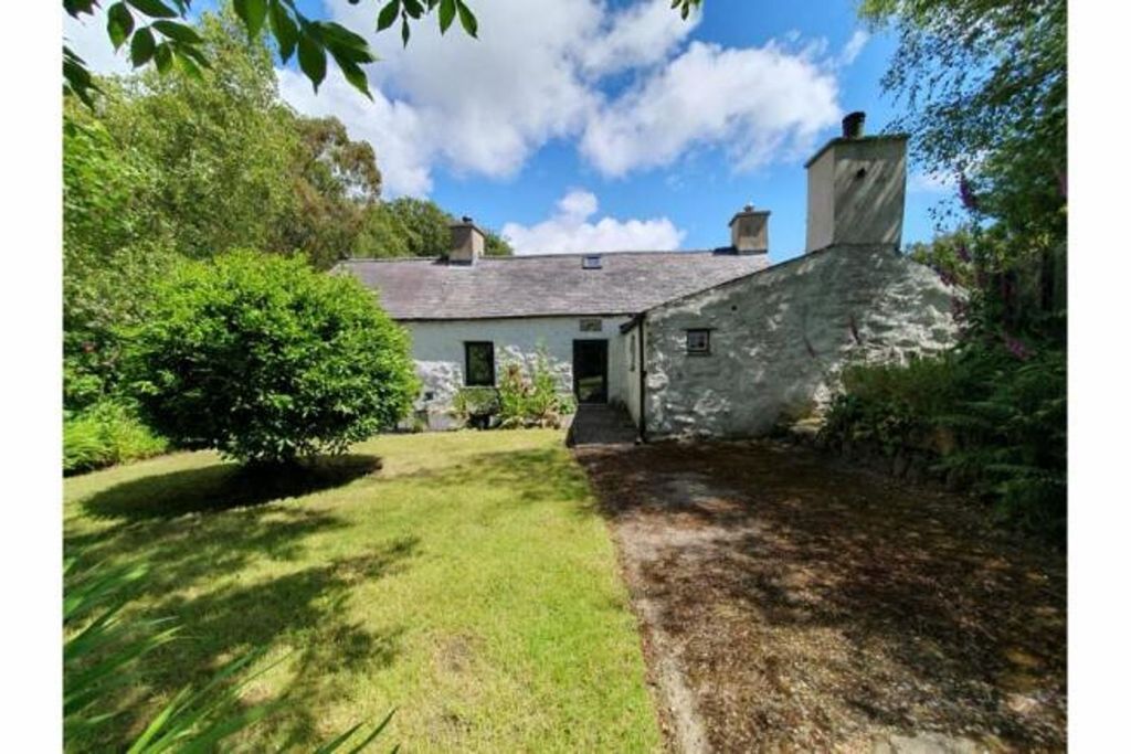 Property photo 3 of 35 Cottage