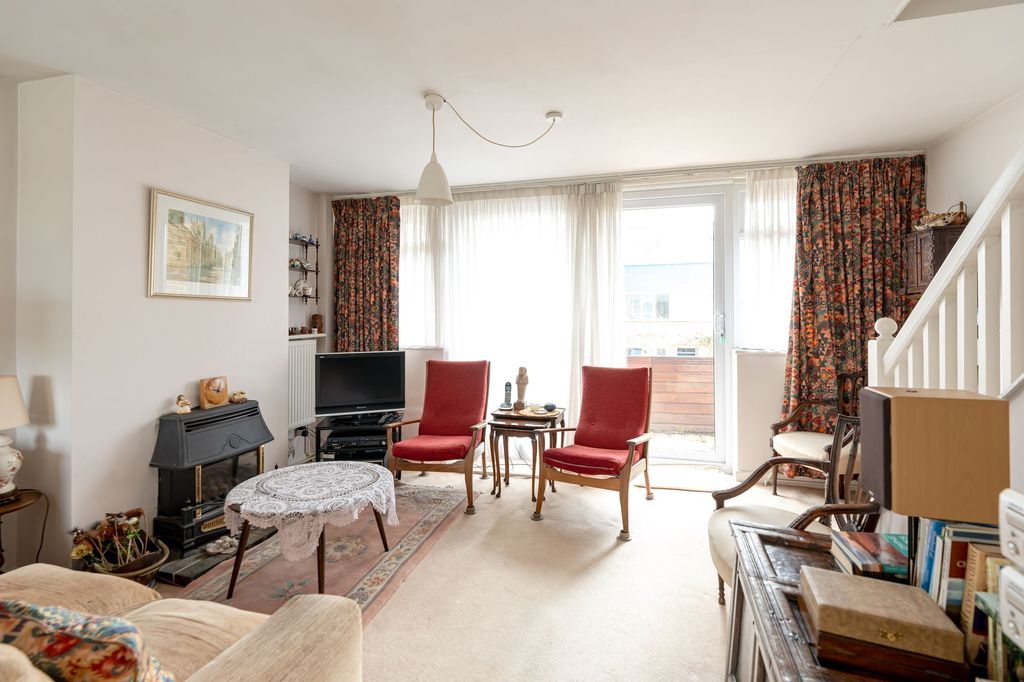 Property photo 3 of 15 Reception