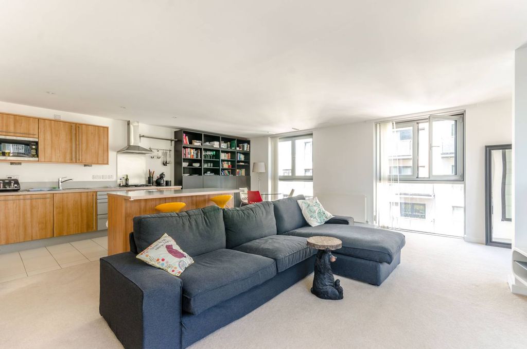 Property photo 3 of 20