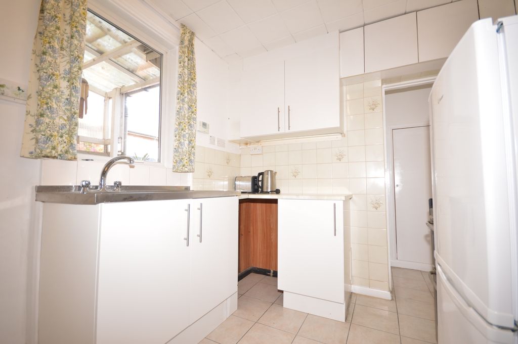 Property photo 1 of 8 Kitchen