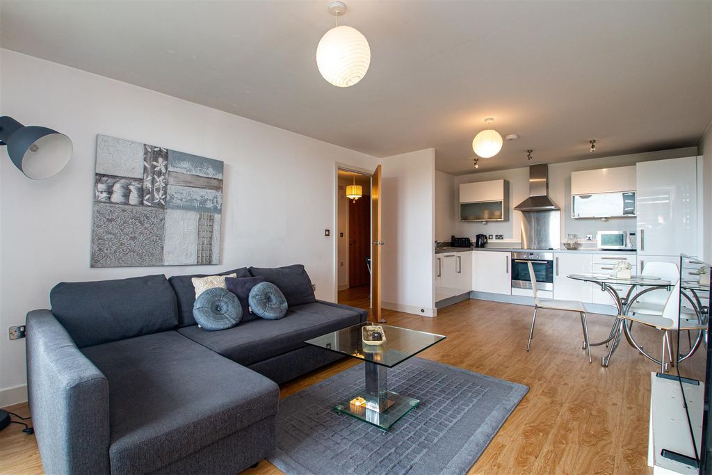 Property photo 1 of 11 25Topaz_6.Jpg