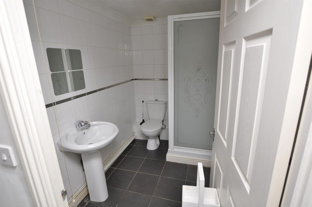 Property photo 3 of 14 Shower Room