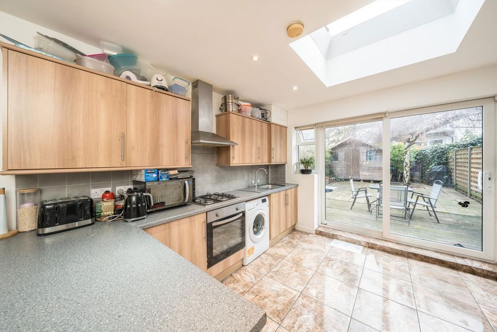 Property photo 3 of 6