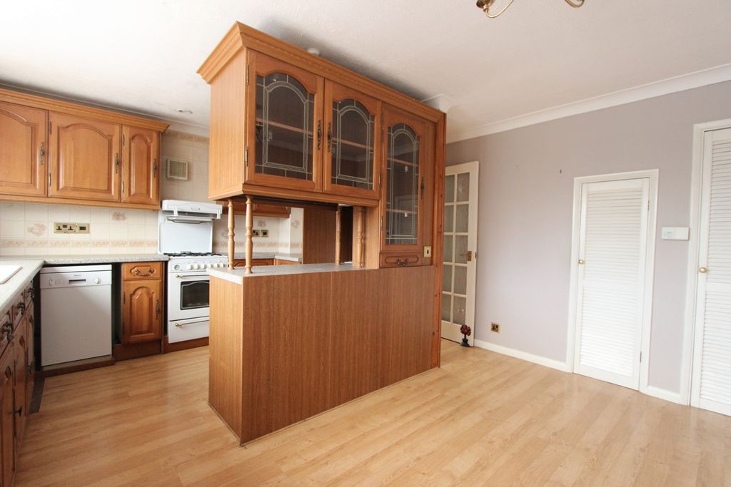Property photo 3 of 11 Photo 7