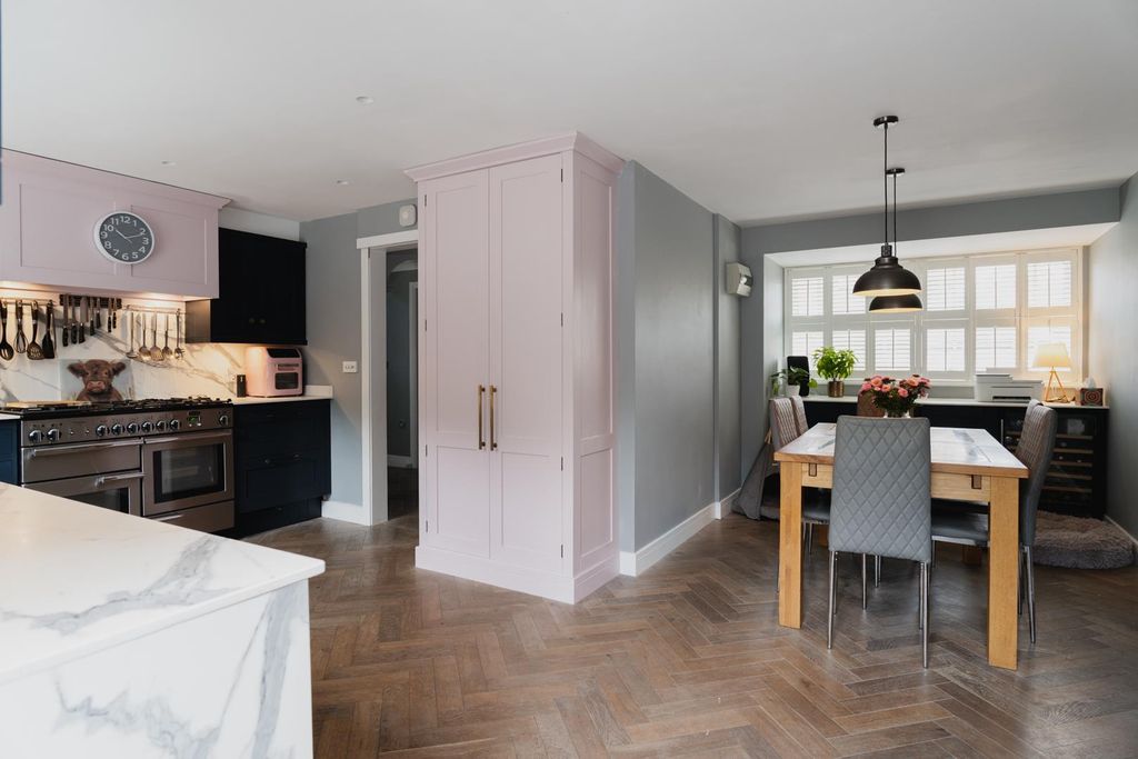 Property photo 3 of 23 Propertyportals 7.Jpg