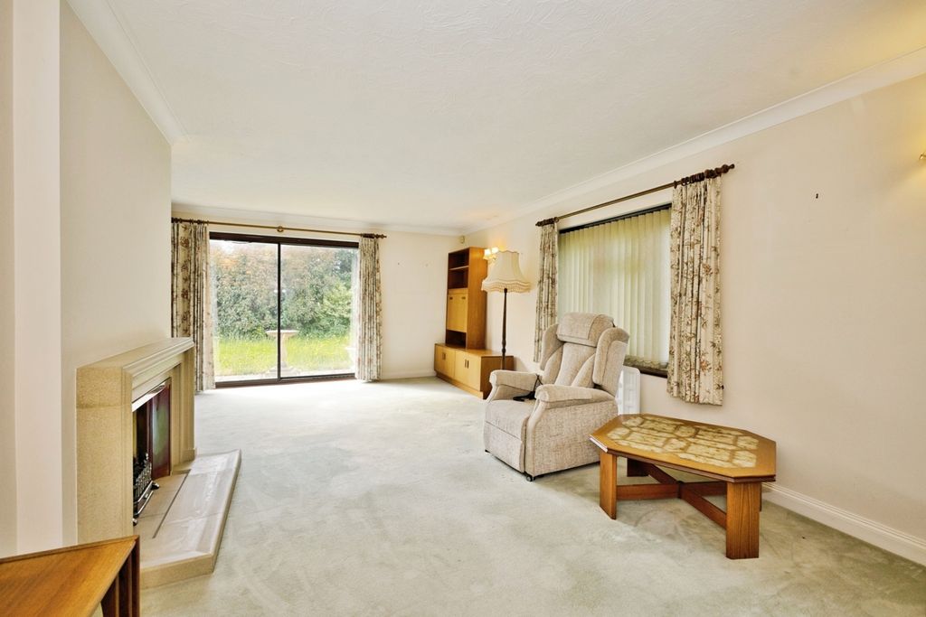 Property photo 3 of 23 Pbox-Img.Jpg