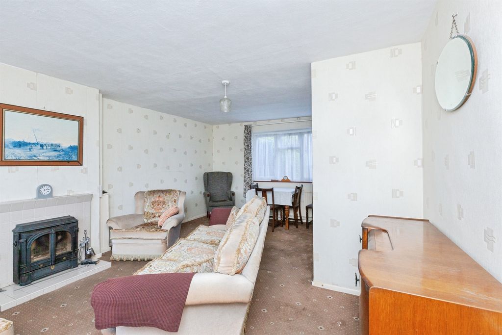 Property photo 3 of 18