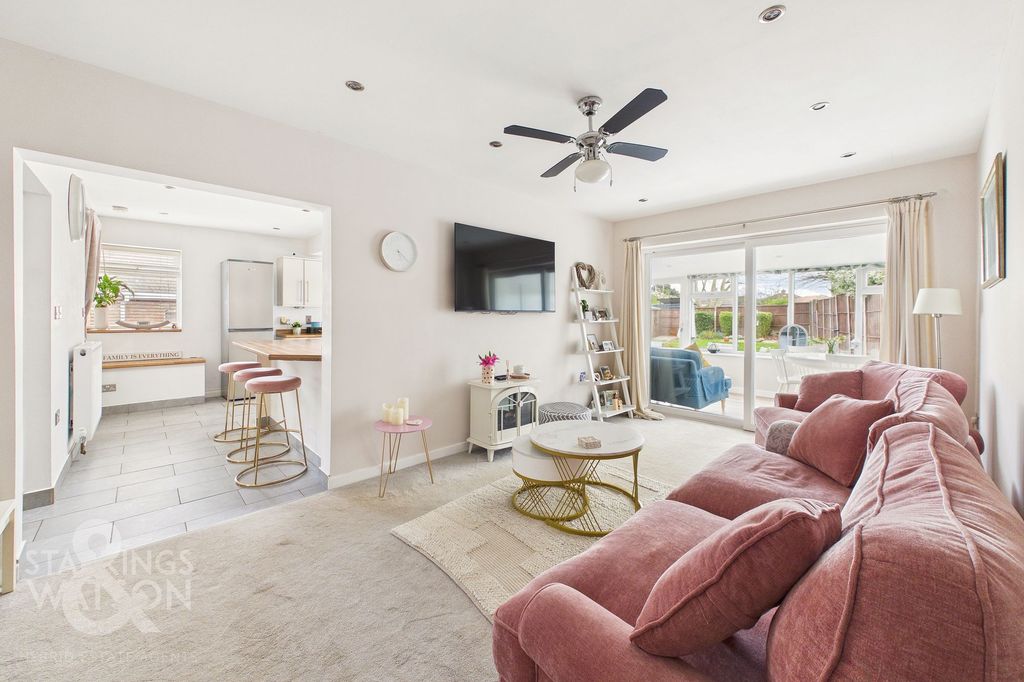 Property photo 2 of 30