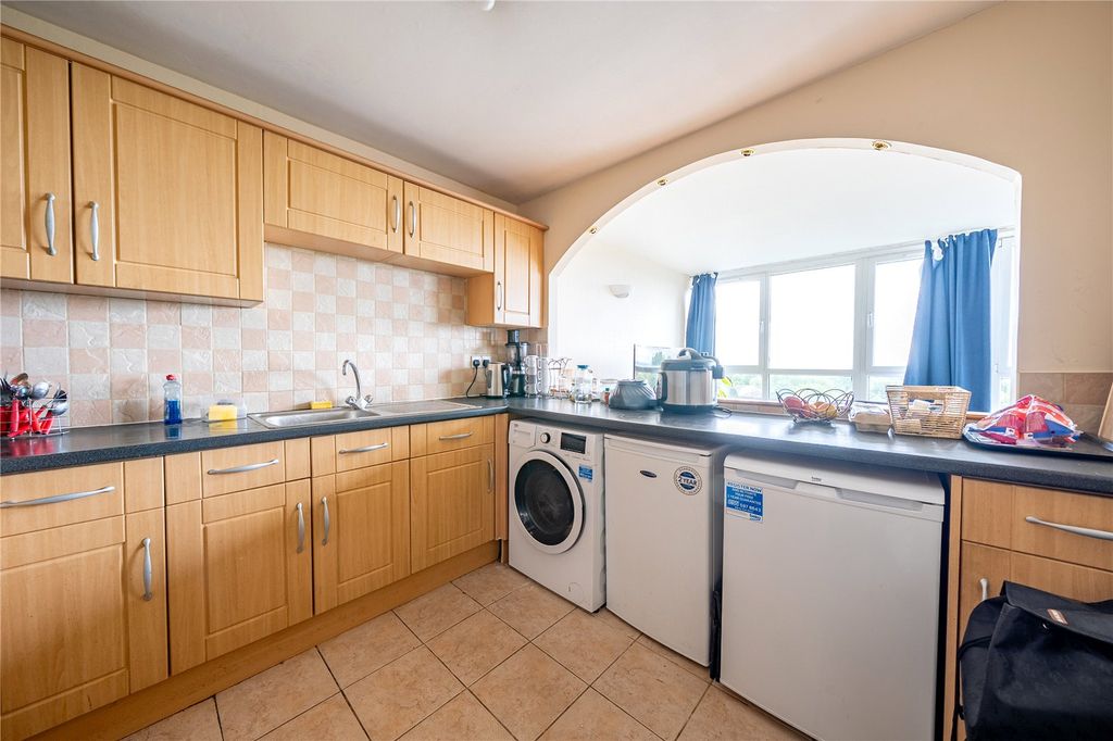 Property photo 3 of 11 Picture No. 12