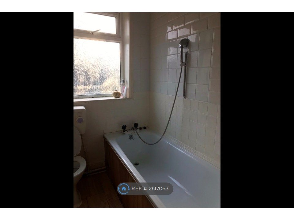 Property photo 2 of 5 Bathroom