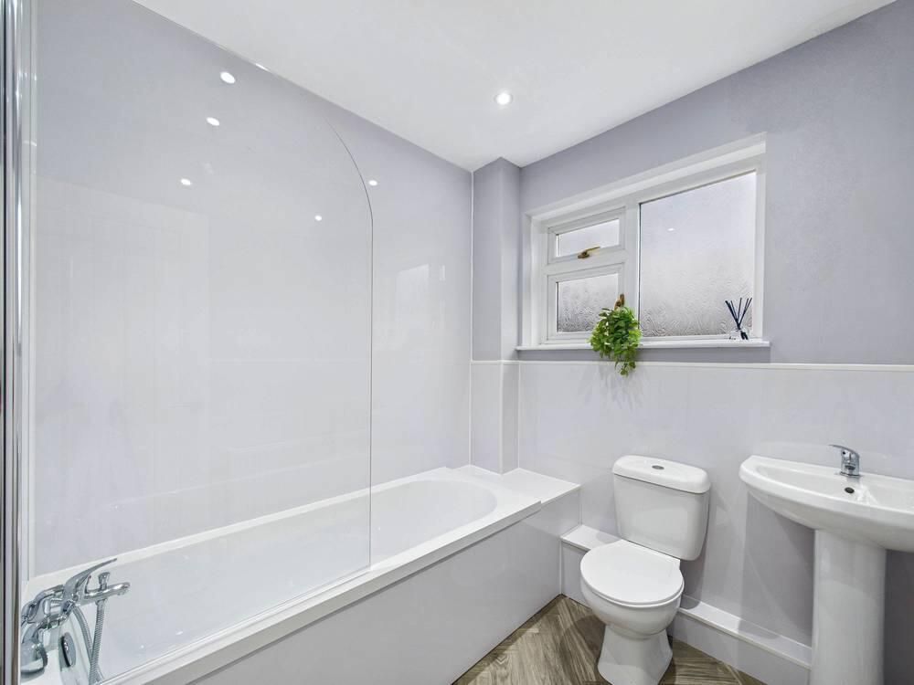 Property photo 3 of 12 Bathroom