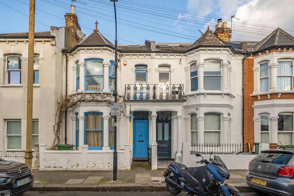Property photo 2 of 17