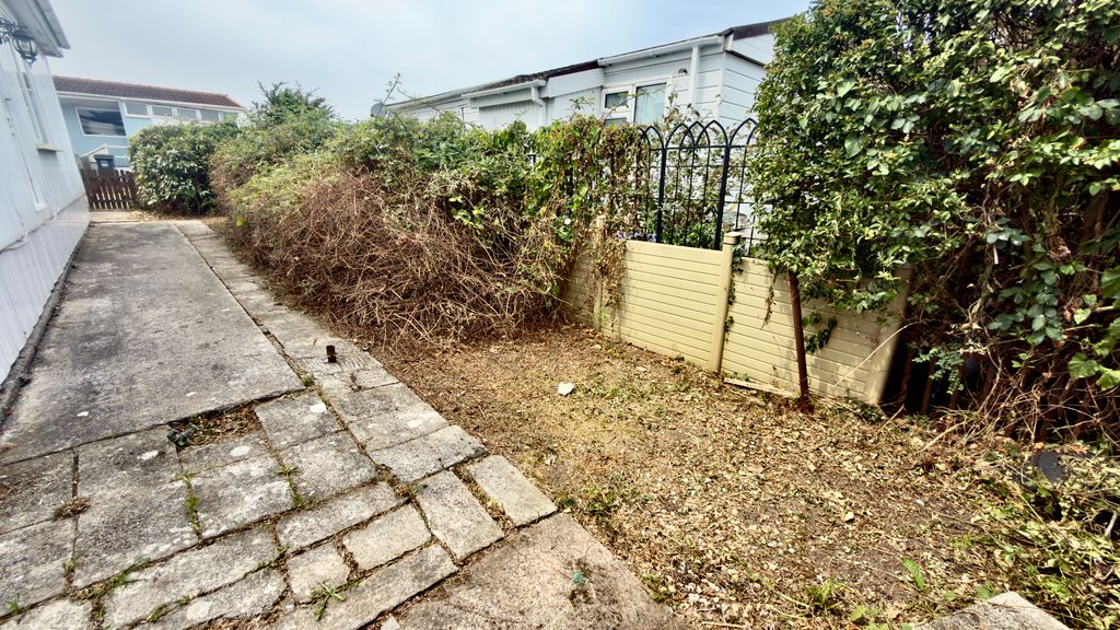 Property photo 2 of 20
