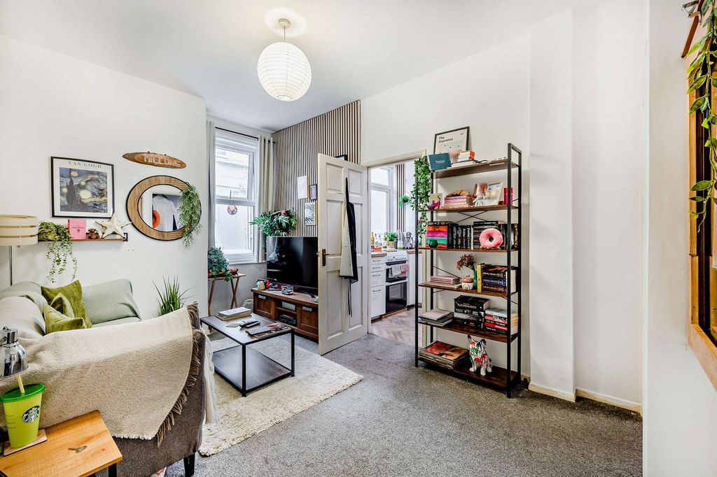 Property photo 3 of 21