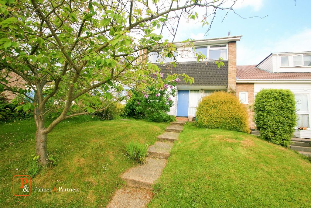 Property photo 1 of 12 External