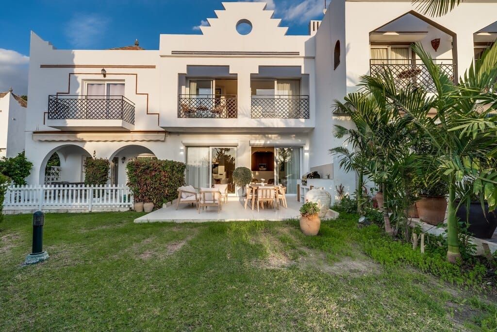 Property photo 1 of 28 Marbella Townhouse Esmarv139 1