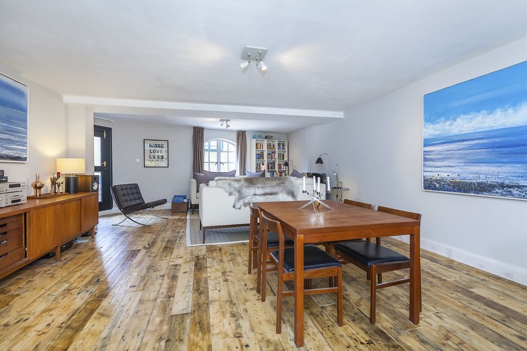 Property photo 2 of 16 Dining Area