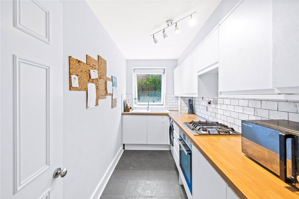 Property photo 2 of 14 Picture No. 07