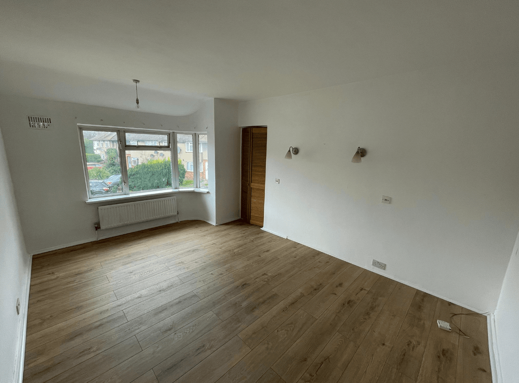 Property photo 3 of 11 Gallery