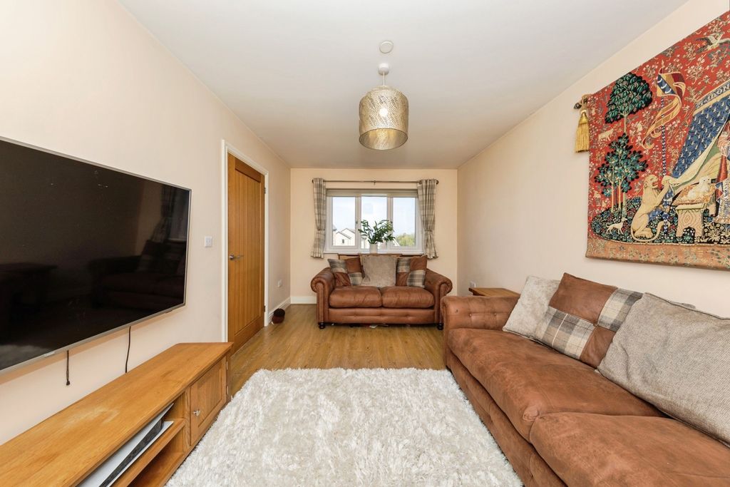 Property photo 3 of 17 Photo