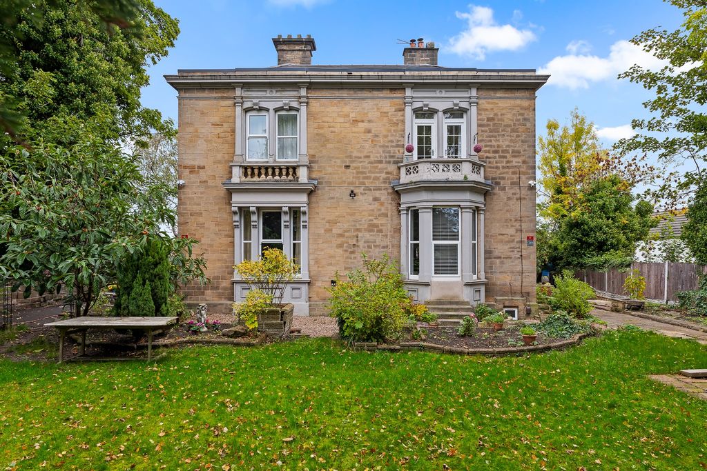 Property photo 1 of 48 P1670738-Edit-Min