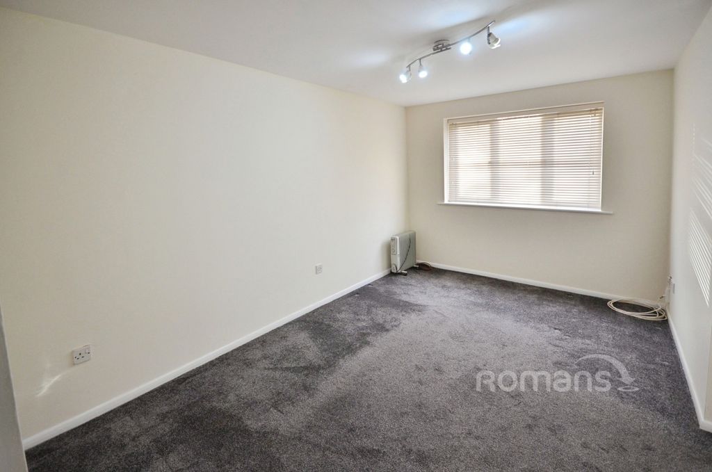 Property photo 3 of 9 Pbox-Img.Jpg