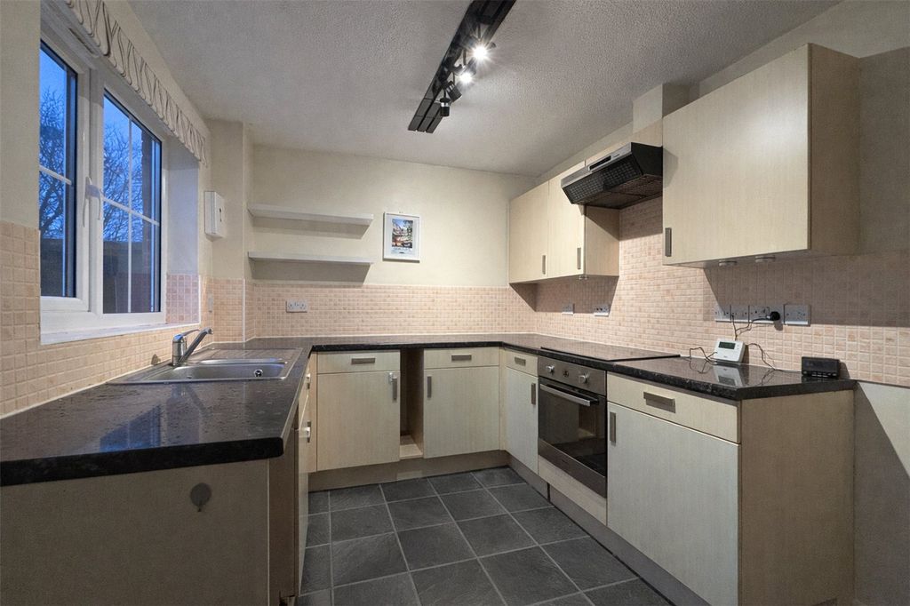 Property photo 3 of 12 Picture No. 27