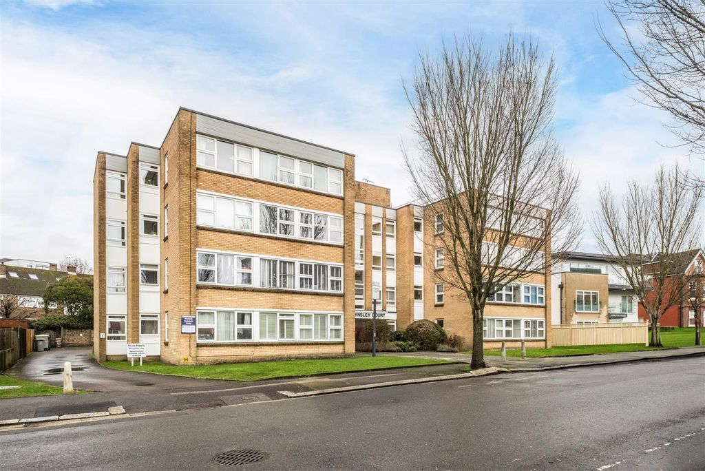 Property photo 1 of 15 26 Aynsley Court-12.Jpg