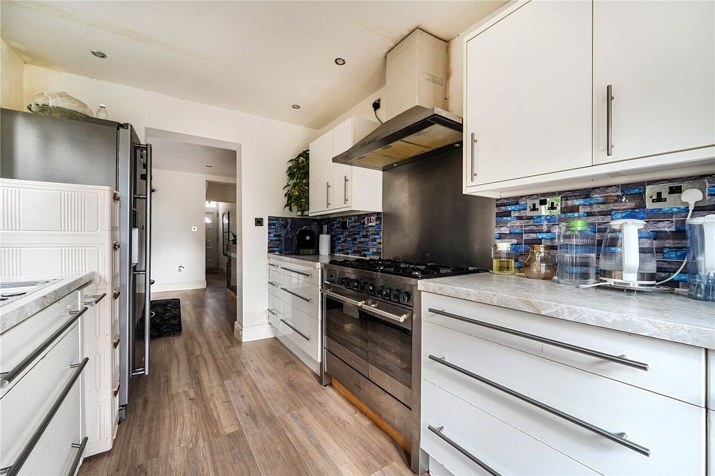 Property photo 2 of 21 Kitchen