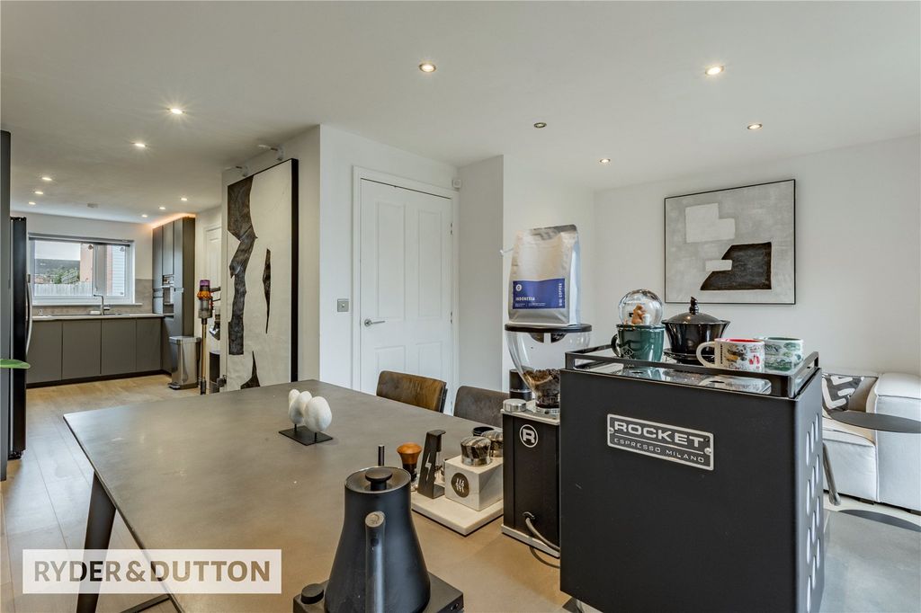 Property photo 3 of 26 Picture No. 31