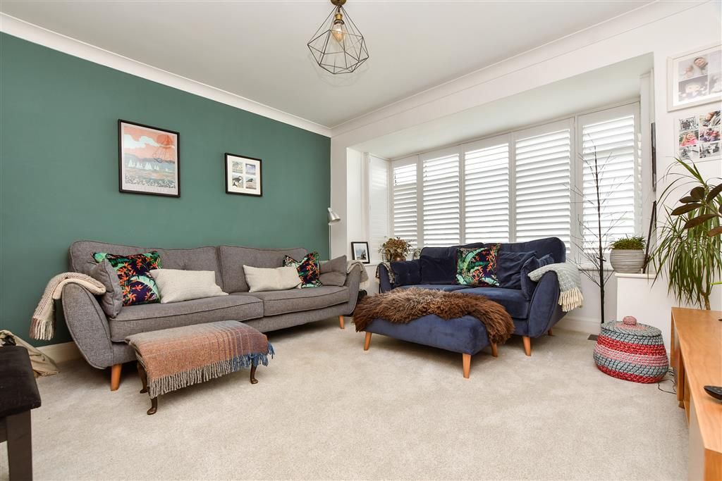 Property photo 2 of 19 Sitting Room