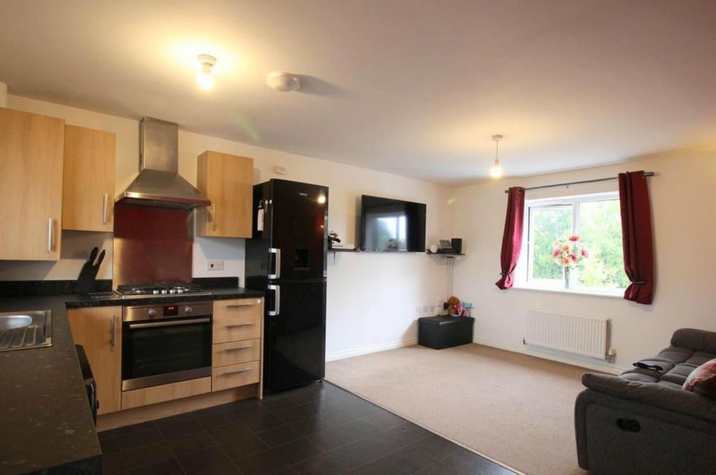 Property photo 2 of 8 Living