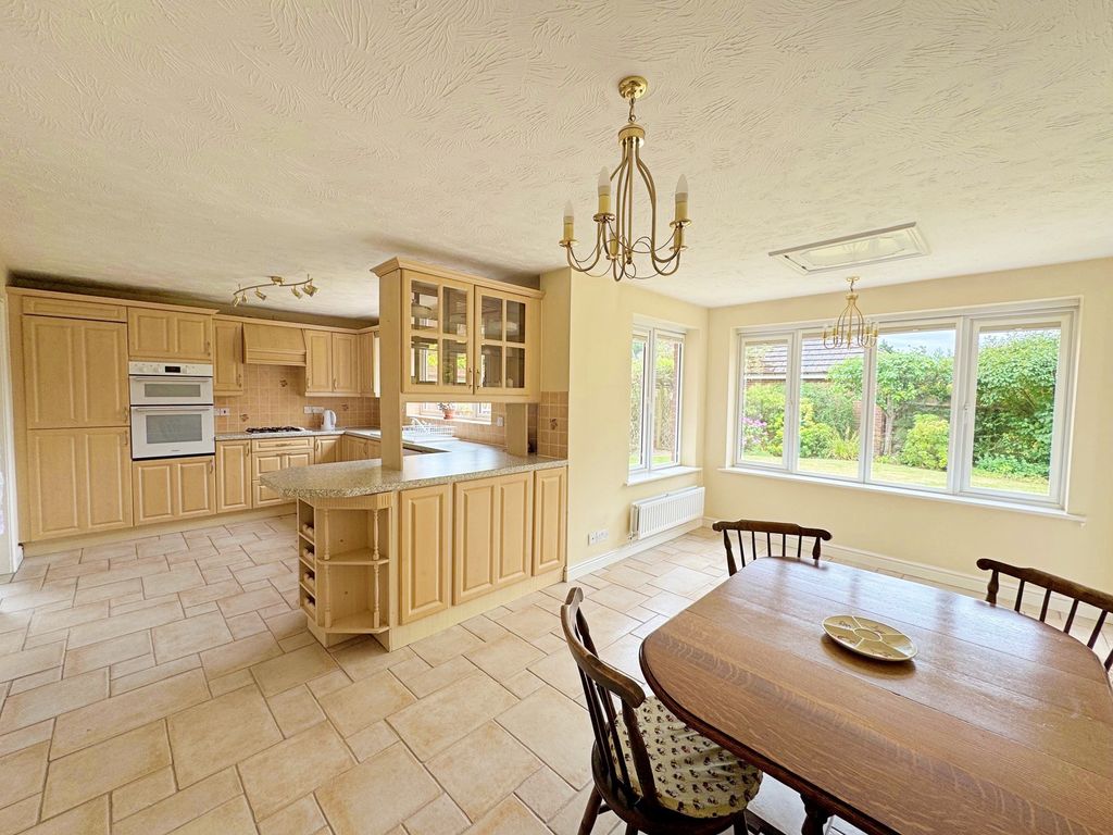 Property photo 2 of 20 Kitchen Diner