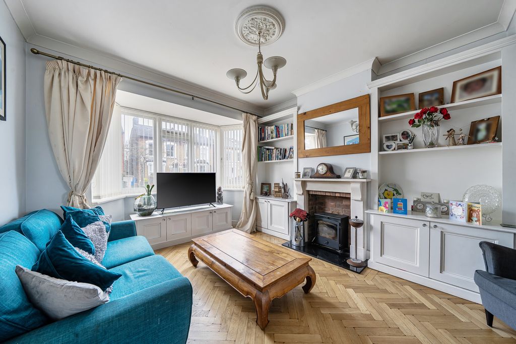 Property photo 2 of 20 Lounge